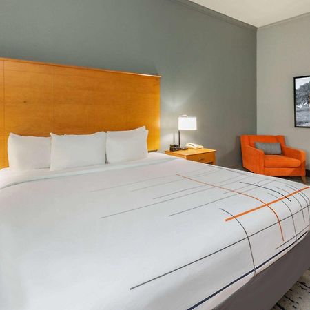 La Quinta By Wyndham Bridgeport Hotell Eksteriør bilde