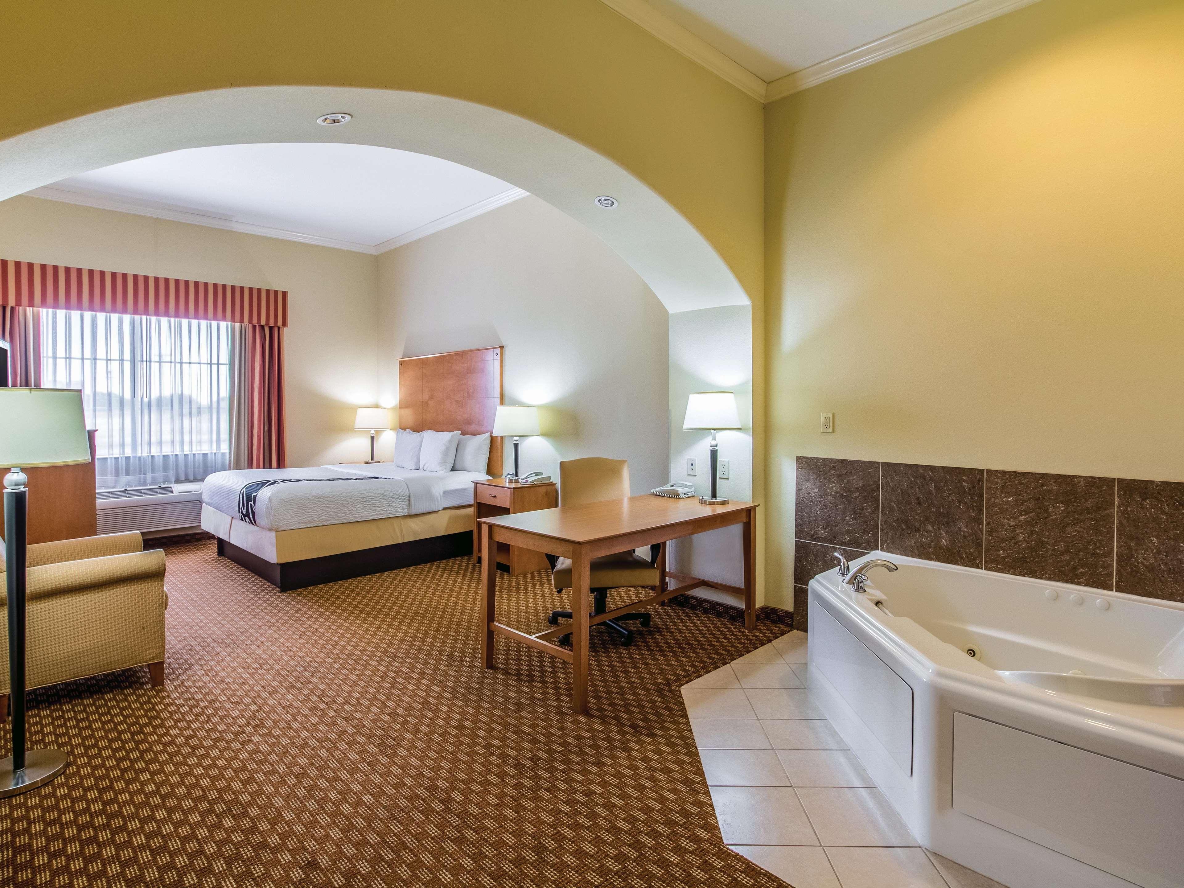 La Quinta By Wyndham Bridgeport Hotell Eksteriør bilde