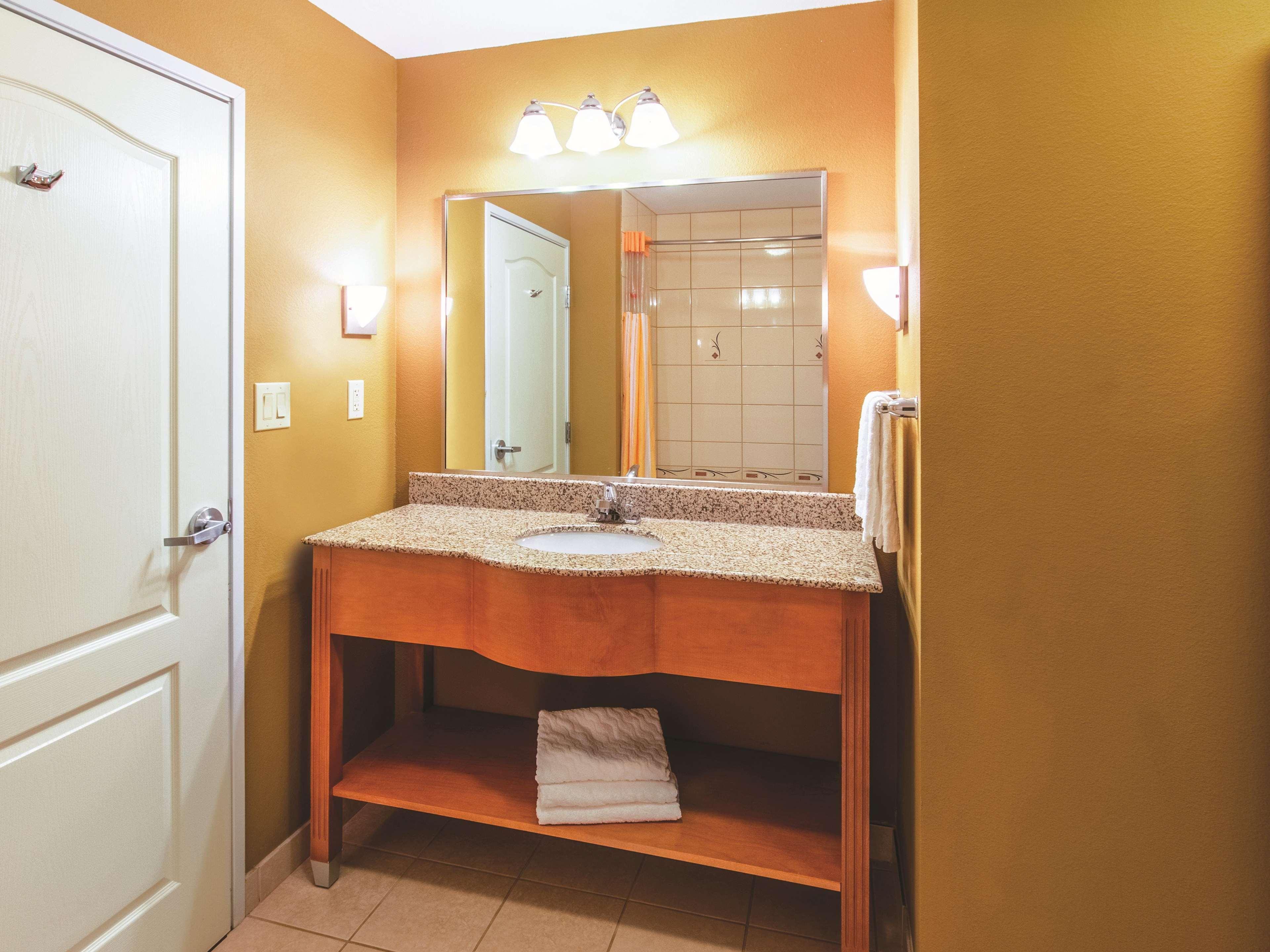La Quinta By Wyndham Bridgeport Hotell Eksteriør bilde