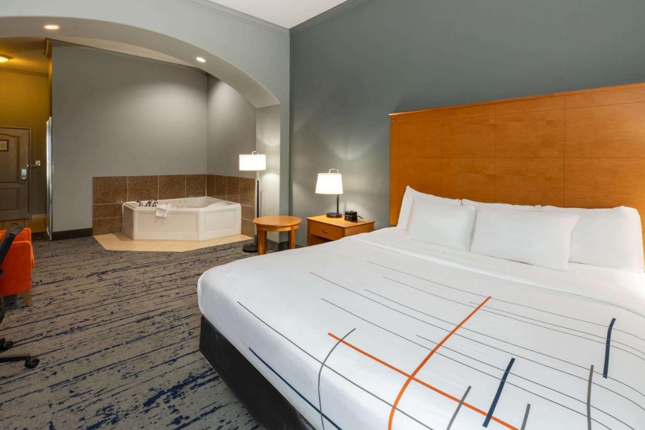 La Quinta By Wyndham Bridgeport Hotell Eksteriør bilde