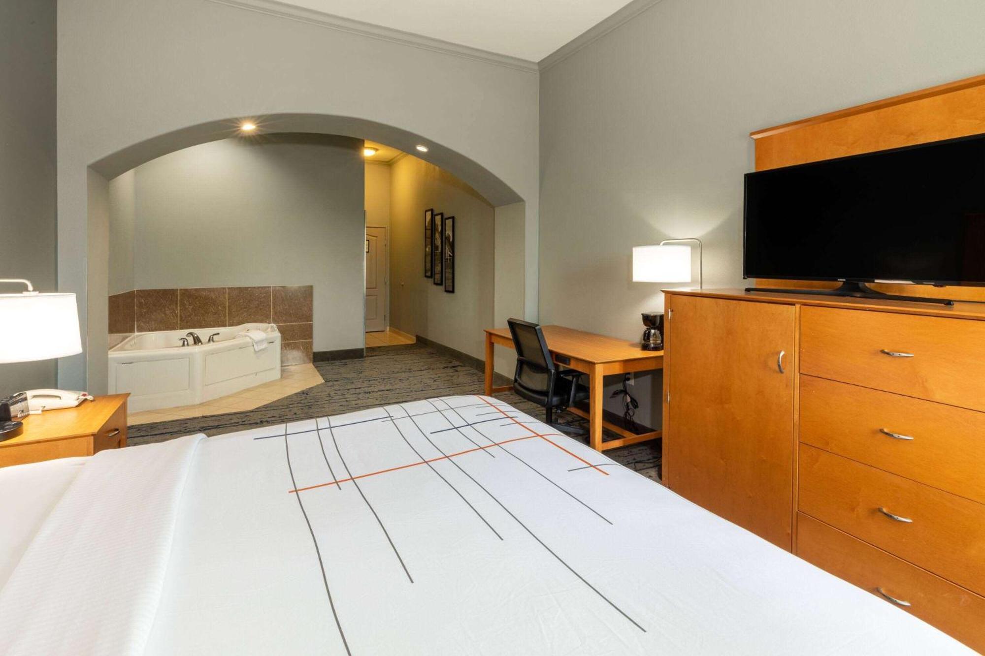 La Quinta By Wyndham Bridgeport Hotell Eksteriør bilde